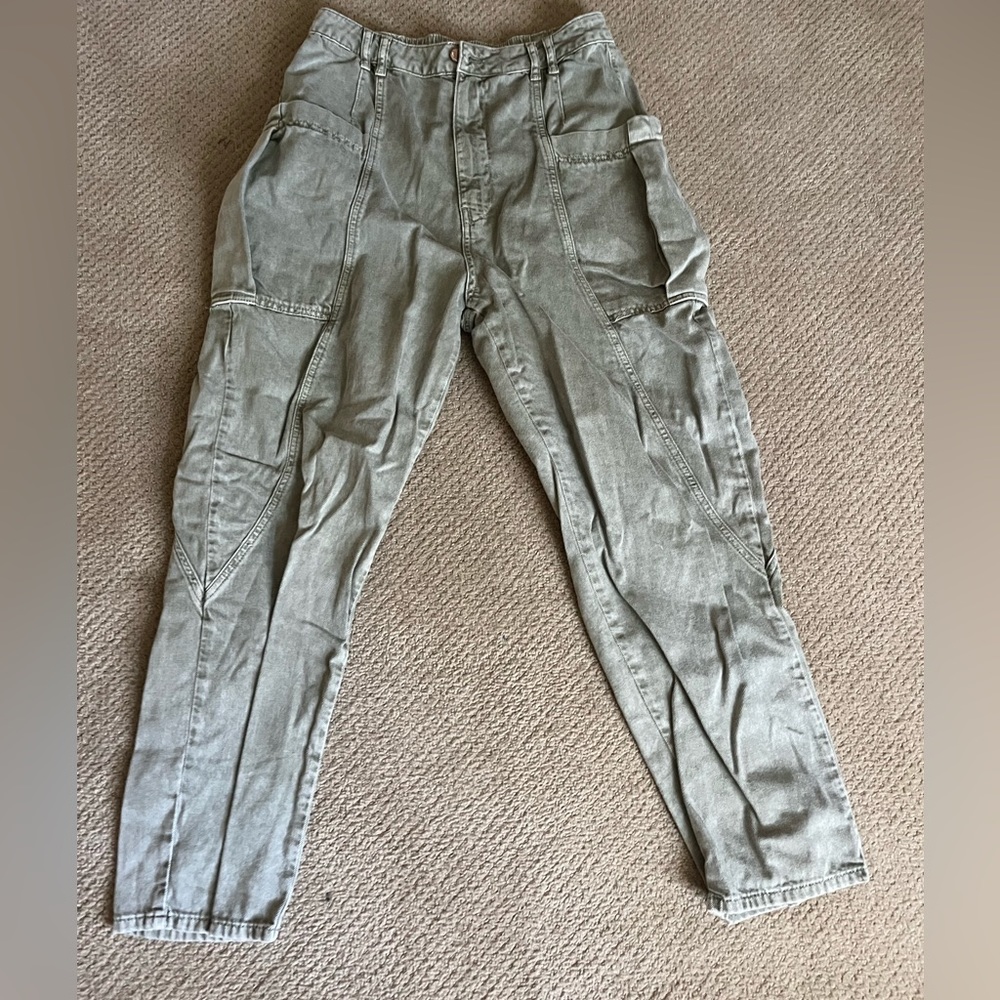 Green Urban outfitters cargo jeans size L
